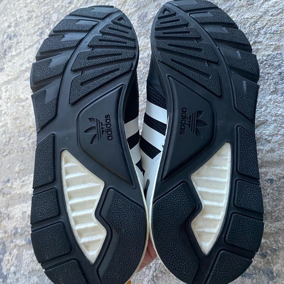 Mens adidas shoes size 11 - Picture 3 of 4